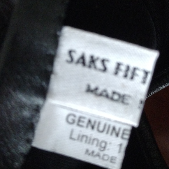Leather clover Saks fifth avenue made in Italy lining 100%silk color black new - Picture 4 of 4